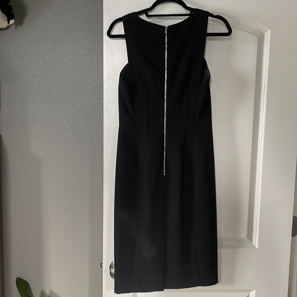 Banana republic black, midi dress, V-neck, pencil- size 6 - Picture 4 of 7
